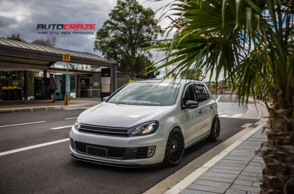 VOLKSWAGEN GOLF LAS R MATTE BLACK